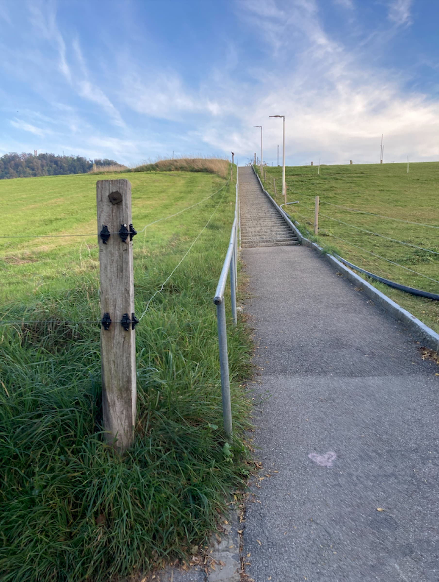 Treppe vor RubikONE-Markierung